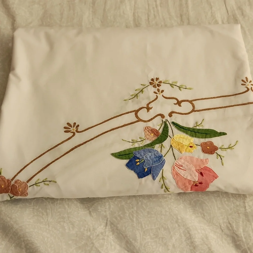 Vintage Floral Embroidered White Tablecloth With Multicolor Oblong 64